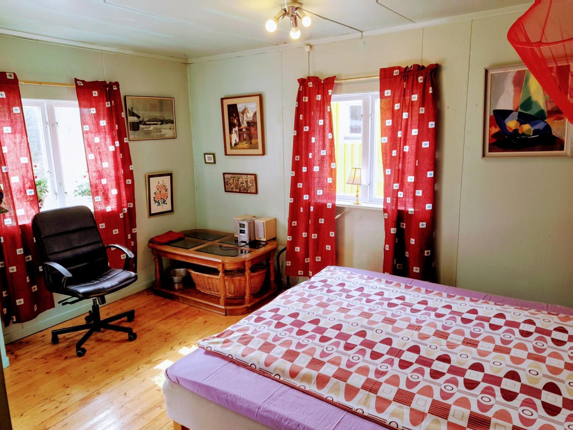 Summer Bedroom, Outside Toilet, Shower, Kitchen. 120 M From Sandbach. Bräcke Buitenkant foto