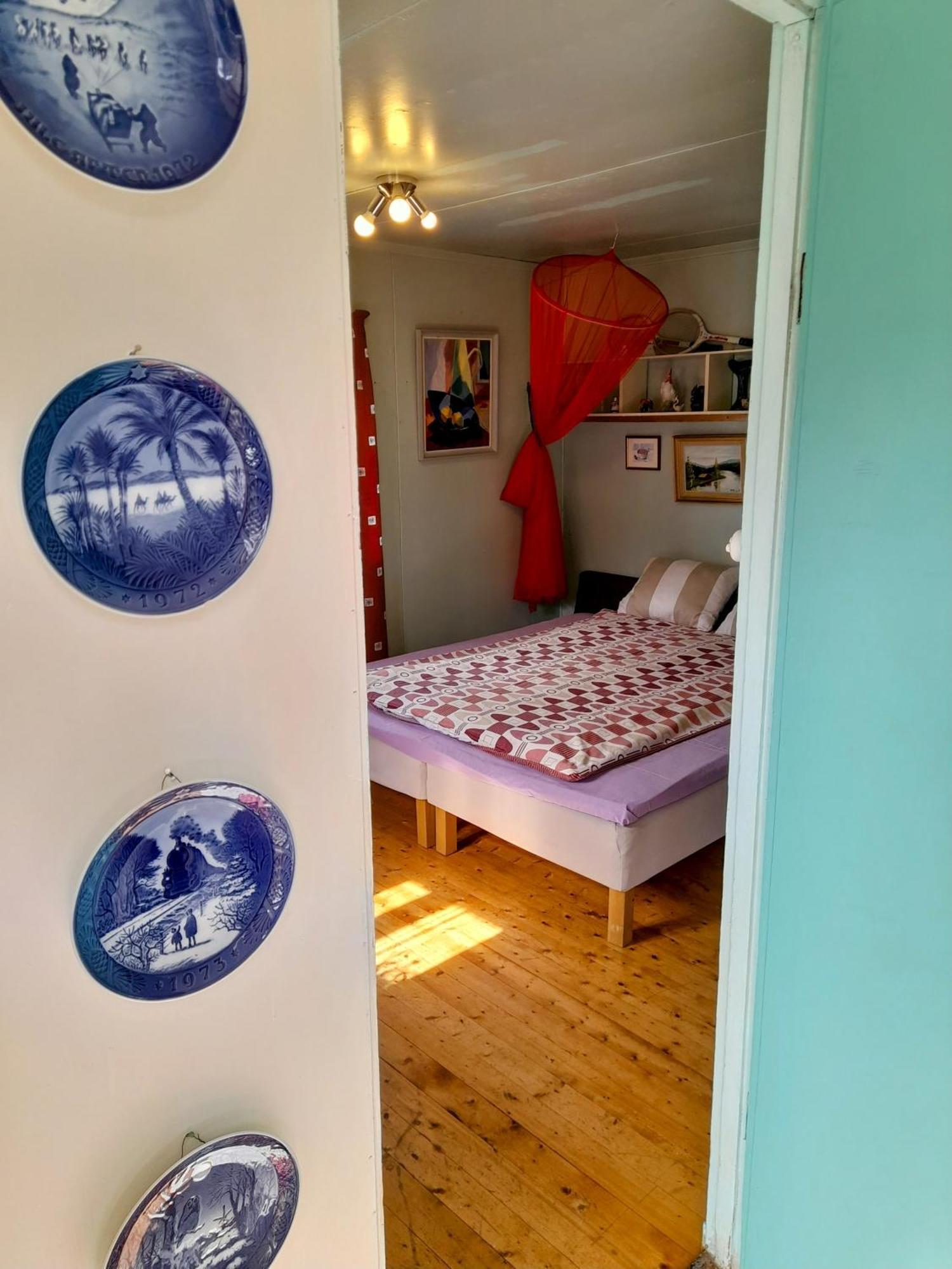 Summer Bedroom, Outside Toilet, Shower, Kitchen. 120 M From Sandbach. Bräcke Buitenkant foto