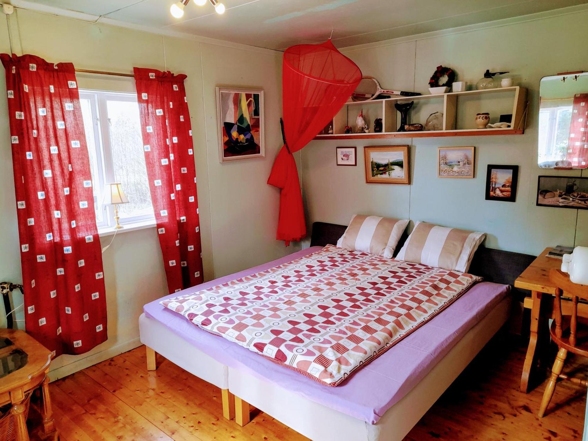 Summer Bedroom, Outside Toilet, Shower, Kitchen. 120 M From Sandbach. Bräcke Buitenkant foto